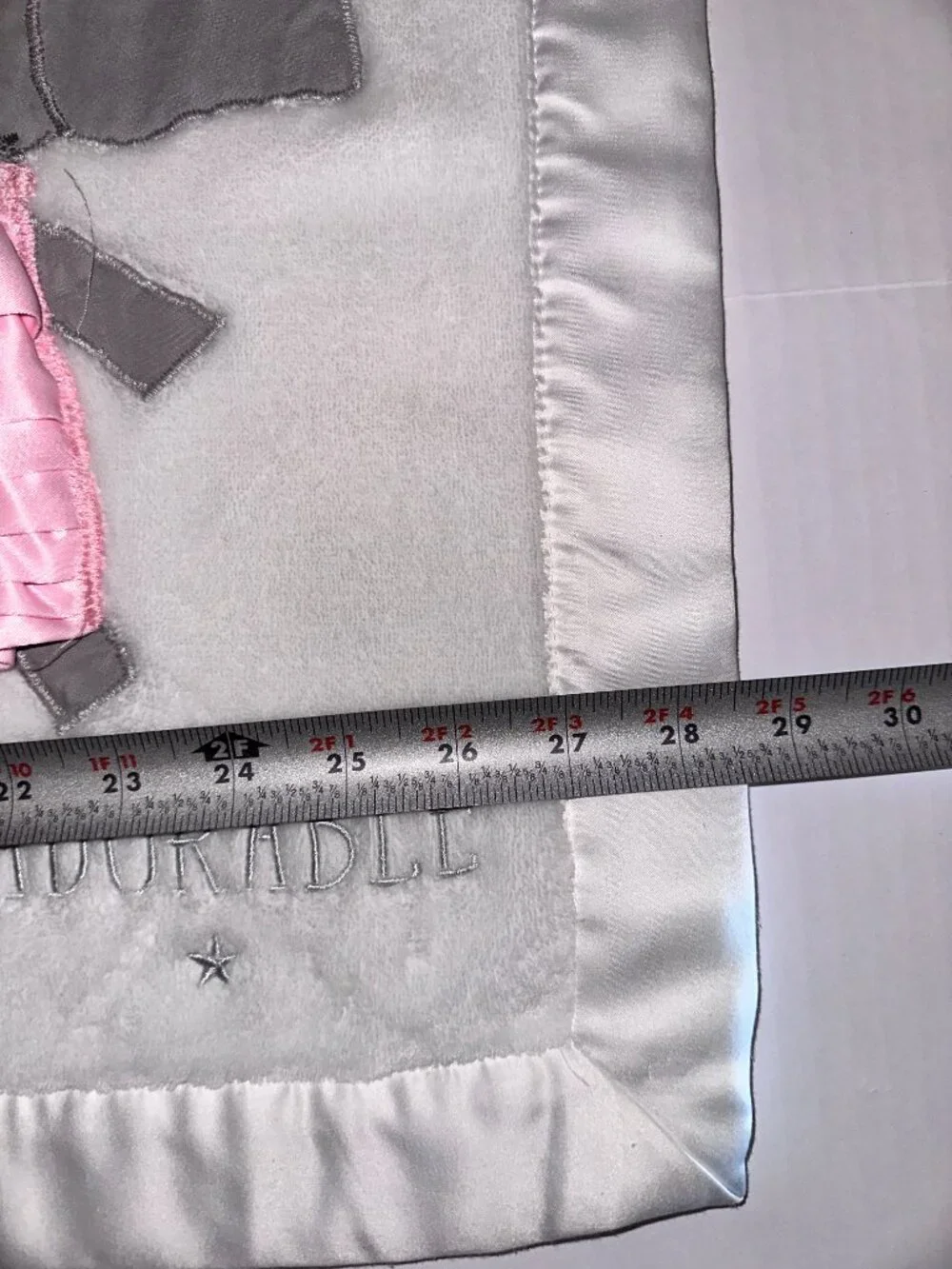 Baby Girl Carter's Carters White Adorable Elephant Baby Blanket Satin Trim RARE